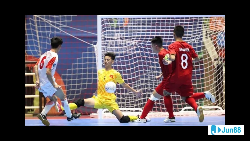 Bóng đá phát từ vị trí cấm